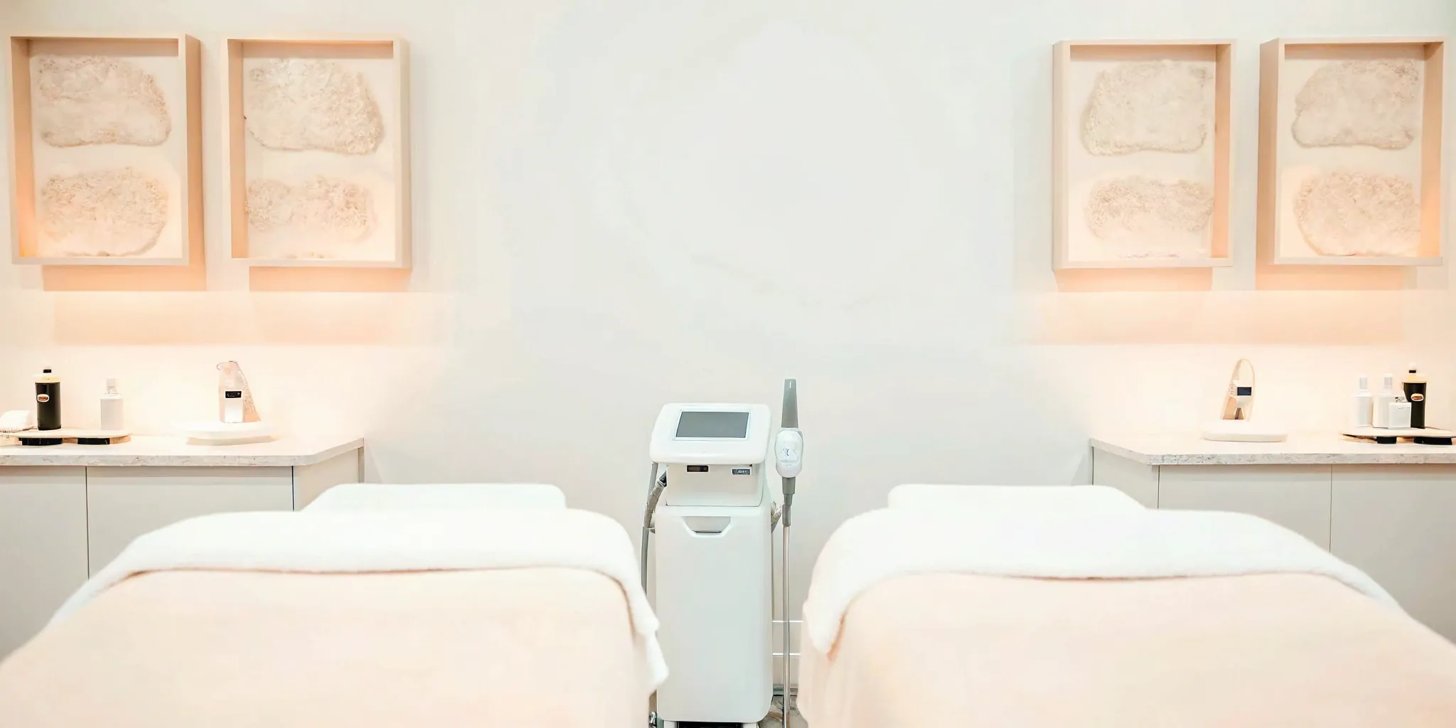 A Dallas medspa room prepared for an Emsculpt treatment.