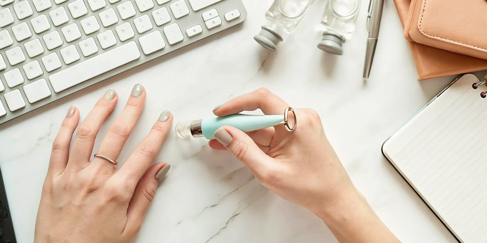 A HydraFacial wand treating skin, demonstrating the technology that influences the treatment prices.