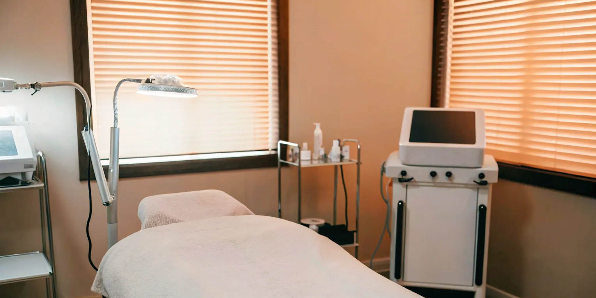 Cheapest laser tattoo removal equipment in clinic.